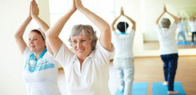 Yoga cải thiện cân bằng cơ thể sau tai biến mạch máu não